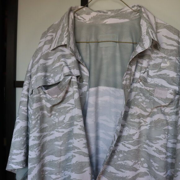 Camo Reel Legends Performance Outfitters Mariner Button-Up Shirt – XL. Fishing - Picture 3 of 6